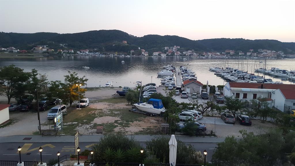 Guest House Galeb 수페타르스카 드라가 외부 사진